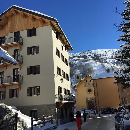 4 Pieces Pour 8/9 Personnes, Expose Sud, Au Centre De Valloire, Proche Telecabine Et Loisirs - Fr-1-263-216 Valloire