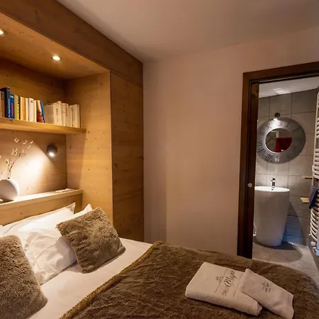 4 Pieces Pour 8/9 Personnes, Expose Sud, Au Centre De Valloire, Proche Telecabine Et Loisirs - Fr-1-263-216 Apartment Valloire